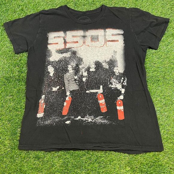 Hot Topic Tops - 5 seconds of summer 2010's graphic band tee